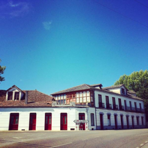 Casa Histórica entre las Montañas